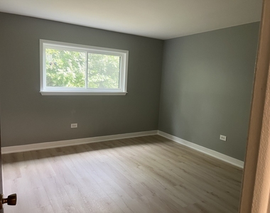 7425 Brookdale Drive - Photo Thumbnail 7