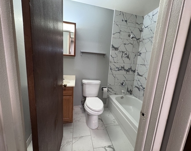 7425 Brookdale Drive - Photo Thumbnail 10