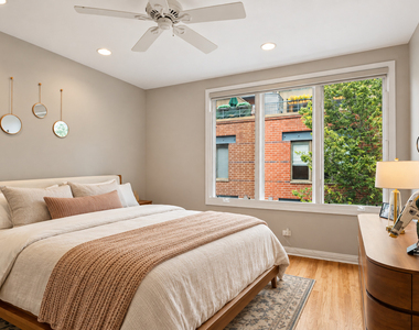 310 N Clinton Street - Photo Thumbnail 14