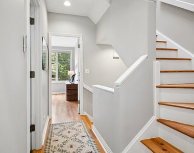 310 N Clinton Street - Photo Thumbnail 18