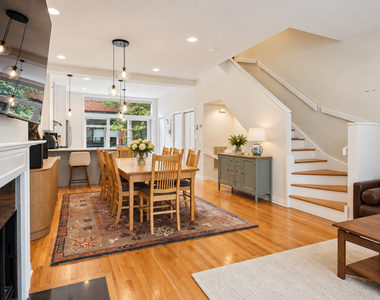 310 N Clinton Street - Photo Thumbnail 9