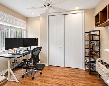 310 N Clinton Street - Photo Thumbnail 19