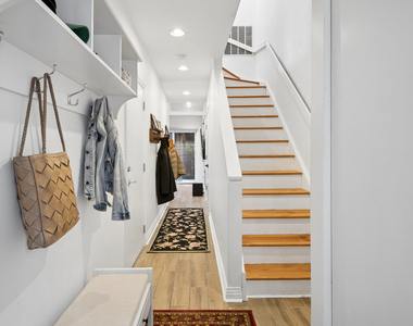 310 N Clinton Street - Photo Thumbnail 1