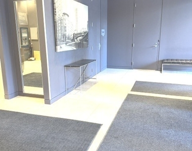 600 N Kingsbury Street - Photo Thumbnail 4