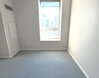 600 N Kingsbury Street - Photo Thumbnail 22