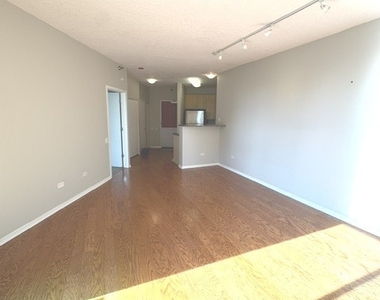 600 N Kingsbury Street - Photo Thumbnail 10