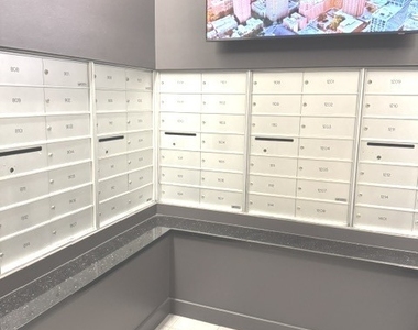600 N Kingsbury Street - Photo Thumbnail 6