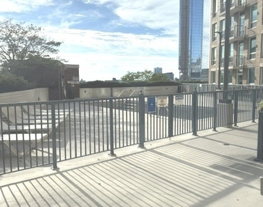600 N Kingsbury Street - Photo Thumbnail 28