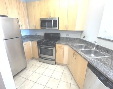 600 N Kingsbury Street - Photo Thumbnail 13
