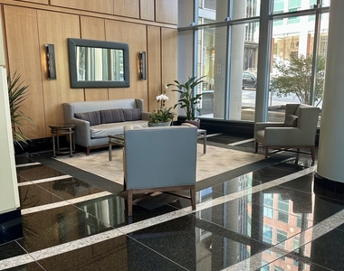345 N Lasalle Street - Photo Thumbnail 1