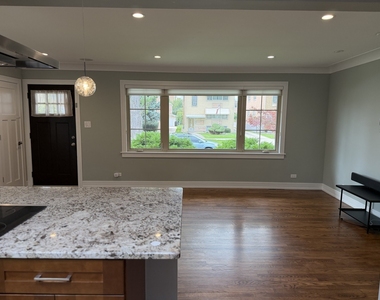 4205 N Newland Avenue - Photo Thumbnail 8