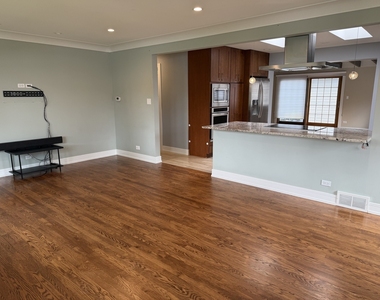 4205 N Newland Avenue - Photo Thumbnail 6