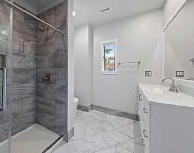 4647 N Winchester Avenue - Photo Thumbnail 8
