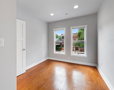 4647 N Winchester Avenue - Photo Thumbnail 7