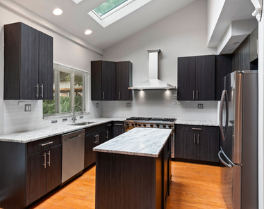 4647 N Winchester Avenue - Photo Thumbnail 1