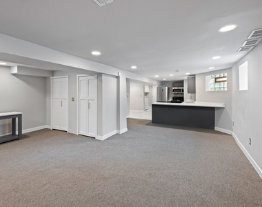 4647 N Winchester Avenue - Photo Thumbnail 13
