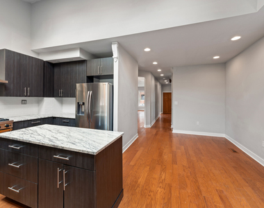4647 N Winchester Avenue - Photo Thumbnail 2