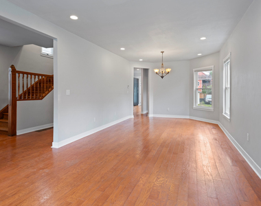 4647 N Winchester Avenue - Photo Thumbnail 3