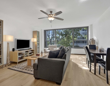 3600 N Lake Shore Drive - Photo Thumbnail 2