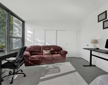 3600 N Lake Shore Drive - Photo Thumbnail 17