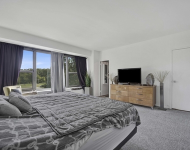 3600 N Lake Shore Drive - Photo Thumbnail 10