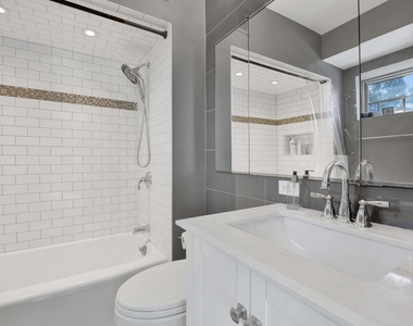 3600 N Lake Shore Drive - Photo Thumbnail 12