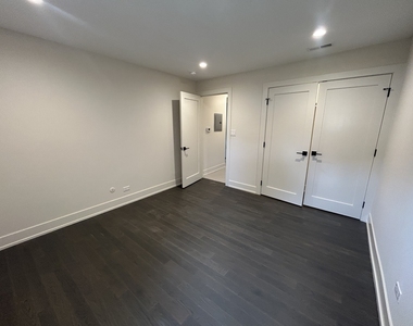 7701 W Marwood Avenue - Photo Thumbnail 12