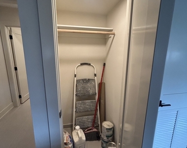 7701 W Marwood Avenue - Photo Thumbnail 7