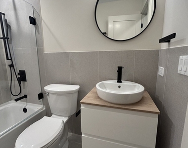 7701 W Marwood Avenue - Photo Thumbnail 10