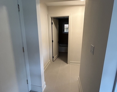 7701 W Marwood Avenue - Photo Thumbnail 8