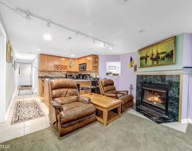 2523 W Iowa Street - Photo Thumbnail 15
