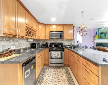 2523 W Iowa Street - Photo Thumbnail 13
