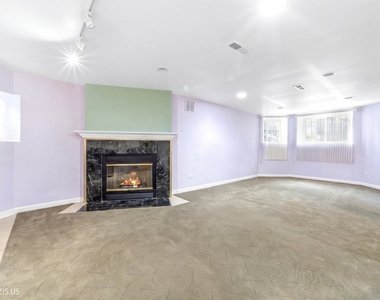 2523 W Iowa Street - Photo Thumbnail 16