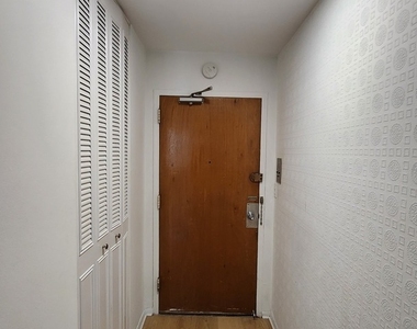 555 W Cornelia Avenue - Photo Thumbnail 10