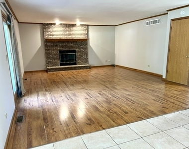 415 Stanford Drive - Photo Thumbnail 6