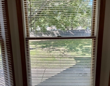415 Stanford Drive - Photo Thumbnail 16