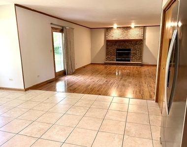 415 Stanford Drive - Photo Thumbnail 7
