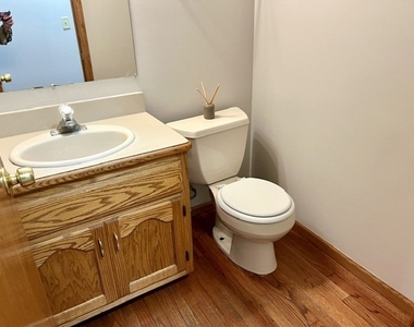 415 Stanford Drive - Photo Thumbnail 17