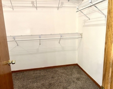 415 Stanford Drive - Photo Thumbnail 24