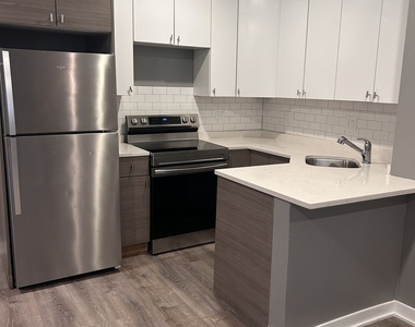 4400 S Drexel Boulevard - Photo Thumbnail 1