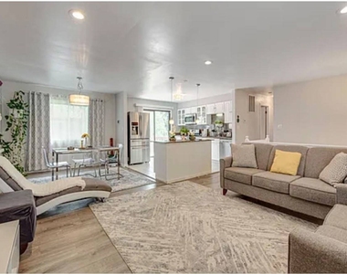 4625 Huntington Boulevard - Photo Thumbnail 4