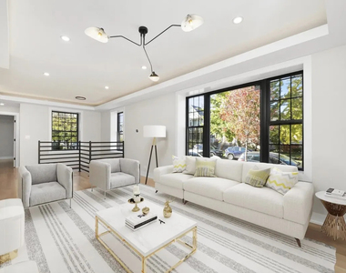 4153 N Hermitage Avenue - Photo Thumbnail 3