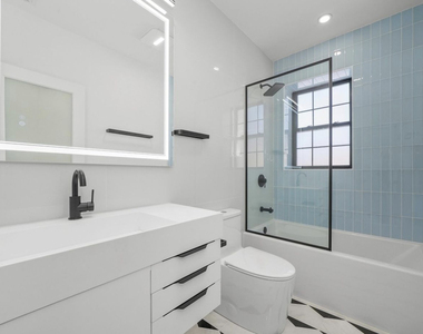 4153 N Hermitage Avenue - Photo Thumbnail 11