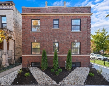 4153 N Hermitage Avenue - Photo Thumbnail 2