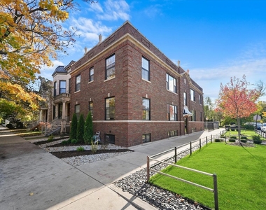 4153 N Hermitage Avenue - Photo Thumbnail 1