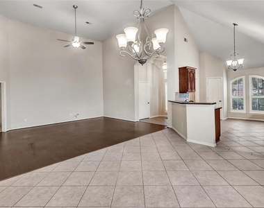 15814 Finwood Lane - Photo Thumbnail 8