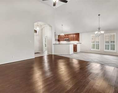15814 Finwood Lane - Photo Thumbnail 7