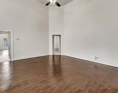 15814 Finwood Lane - Photo Thumbnail 9