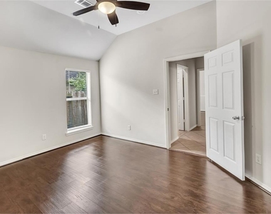15814 Finwood Lane - Photo Thumbnail 19