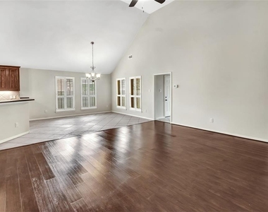 15814 Finwood Lane - Photo Thumbnail 11